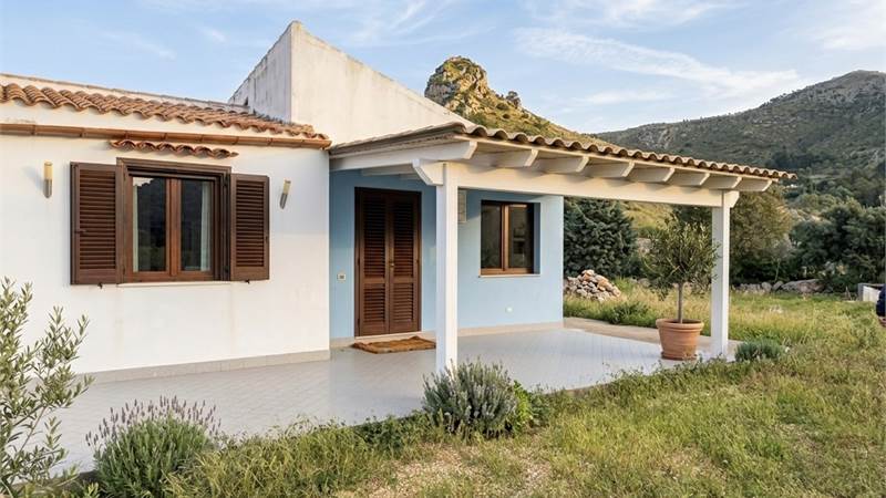  Furnished Villa with Large Plot and Basement